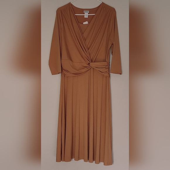 Vicki Wayne Mustard Shift Dress 3/4 Sleeve Faux Wrap Style Ruched Sz 12 (NWT) - Picture 1 of 7